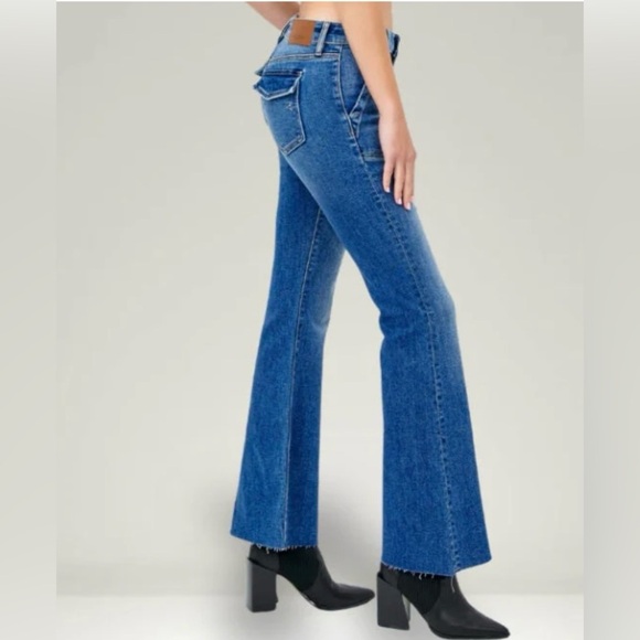 Hidden Happi Mid Rise Utility Pocket Flare Jeans Size 25 NWT - Picture 8 of 14